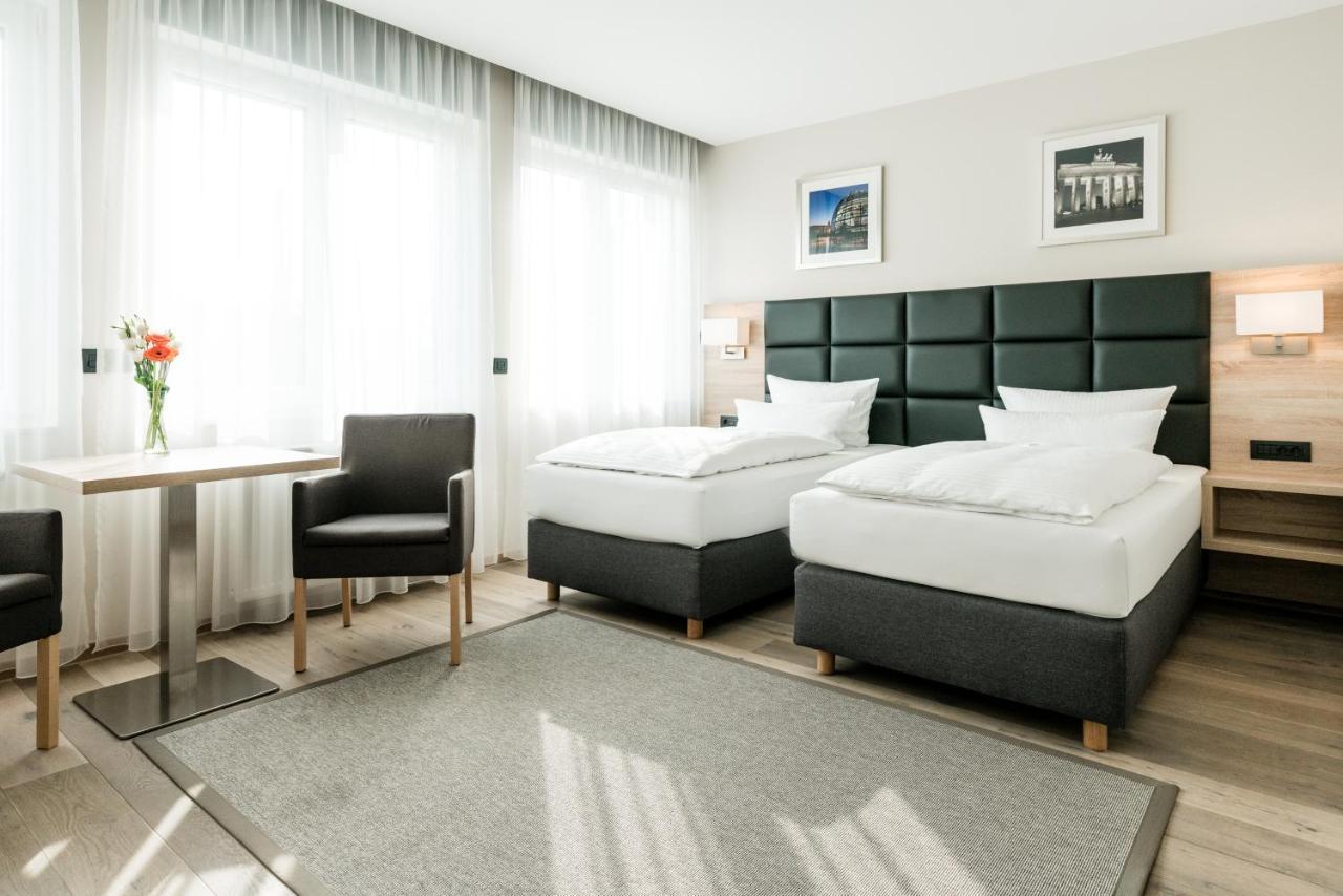 Hotel Am Wasserturm Berlin Bagian luar foto